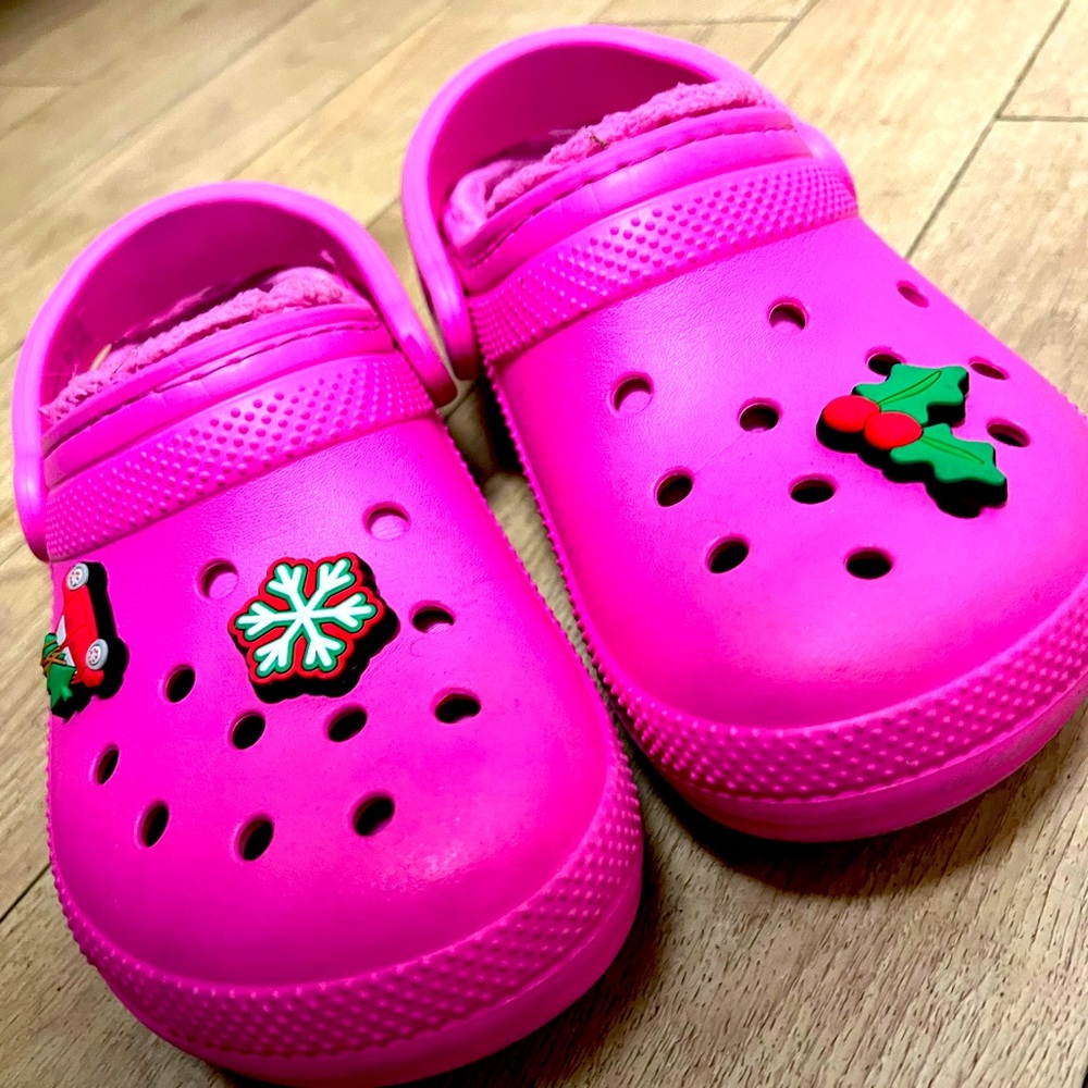 Pink crocs with fur used